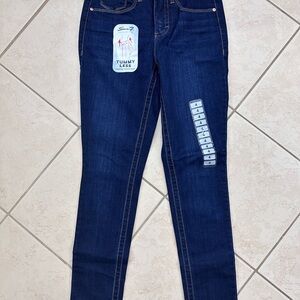 NWT Signature Women's Blue Jeans